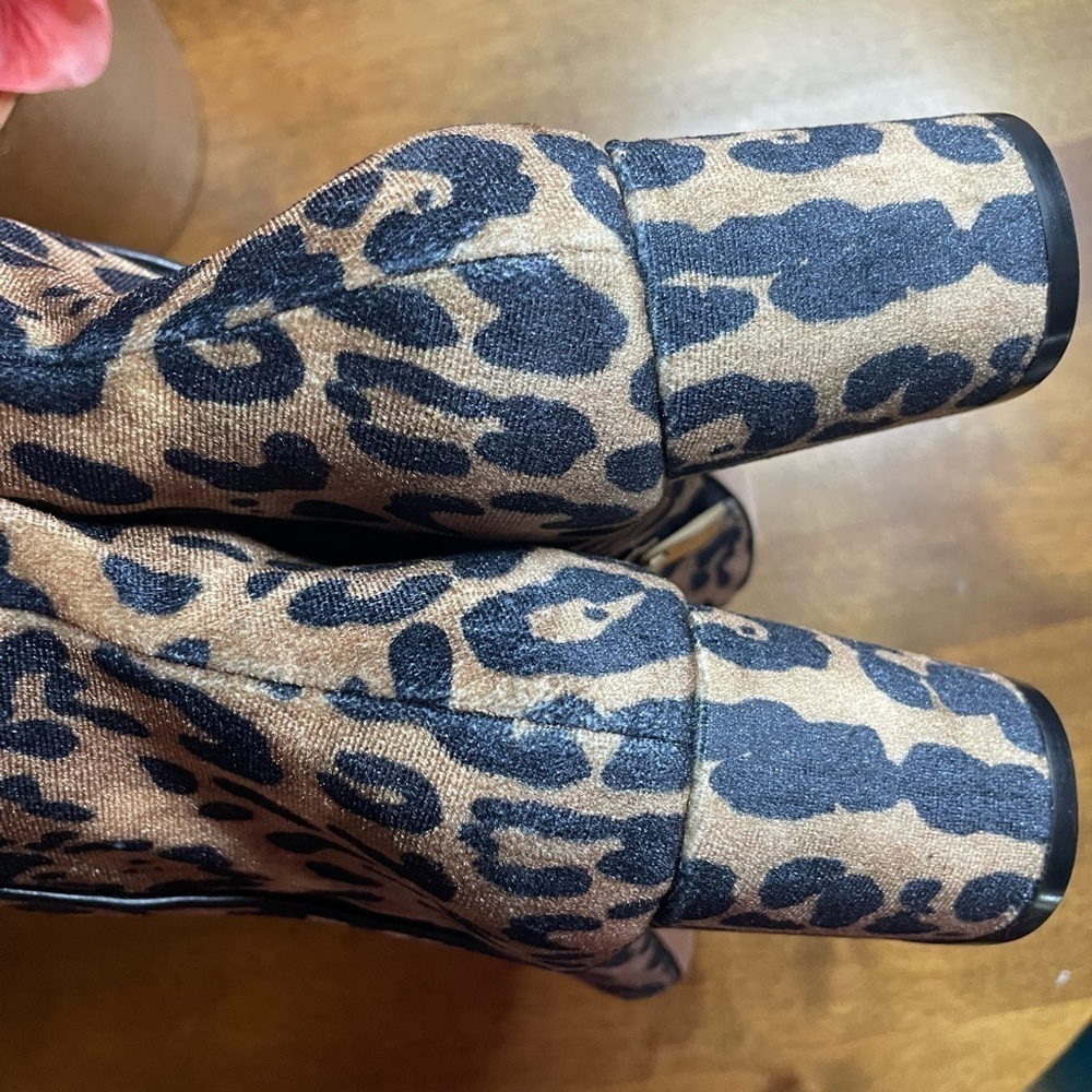 Steve Madden size 7 Leopard Pattern Ankle Booties, never worn, block heel 2.5” - Picture 11 of 14